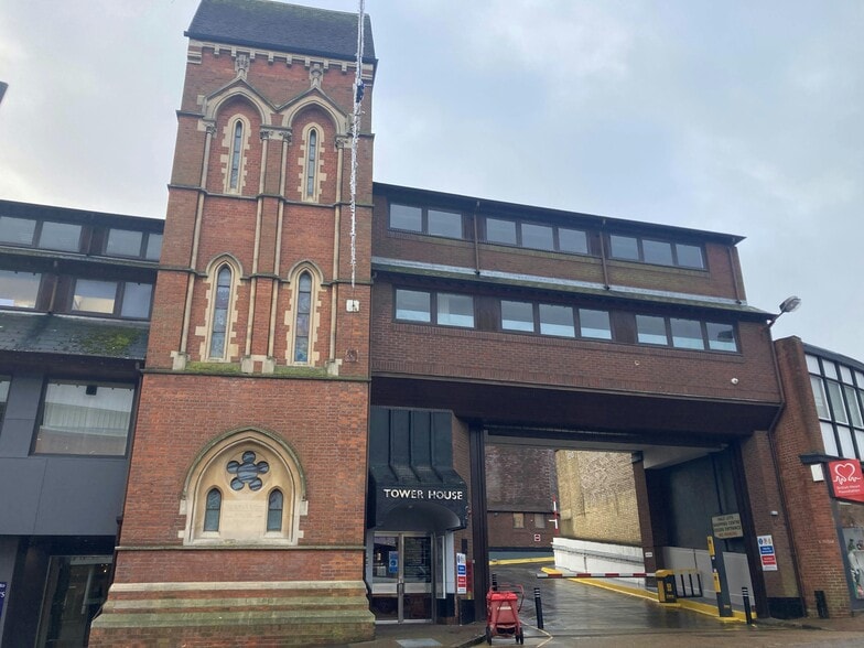 High St, Aylesbury for lease - Building Photo - Image 1 of 5