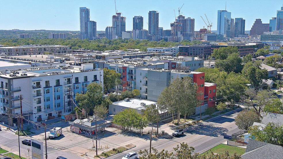 1621 E 7th St, Austin, TX à louer - Photo du bâtiment - Image 1 de 6