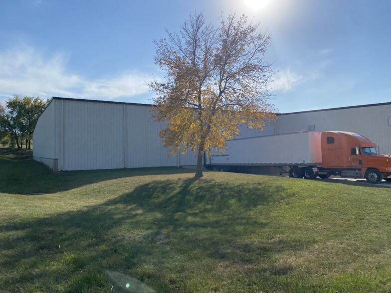 2925 Wismann Ln, Quincy, IL for lease - Building Photo - Image 2 of 11