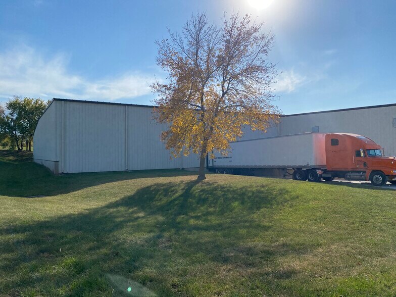 2925 Wismann Ln, Quincy, IL à louer - Photo du bâtiment - Image 2 de 11