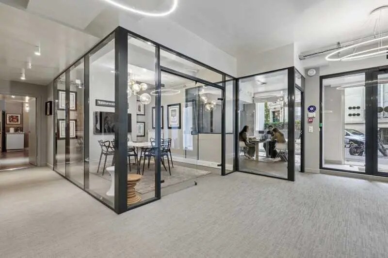 Office in Paris for sale Building Photo- Image 1 of 14