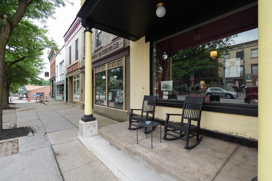 7304 E Main St, Lima, NY à vendre - Photo du bâtiment - Image 2 de 24