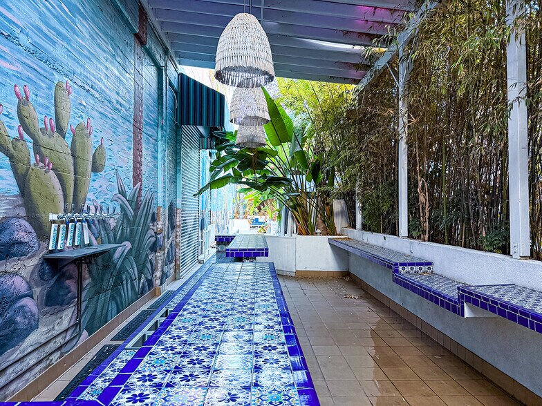 1700 Naud St, Los Angeles, CA à louer - Photo du bâtiment - Image 3 de 7