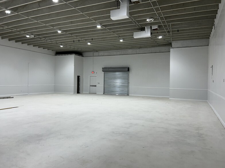 7460-7580 NW 82nd St, Medley, FL for lease - Interior Photo - Image 2 of 8