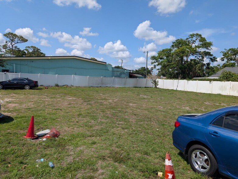 7019 Manhattan Ave, Tampa, FL à vendre - Photo du bâtiment - Image 2 de 2