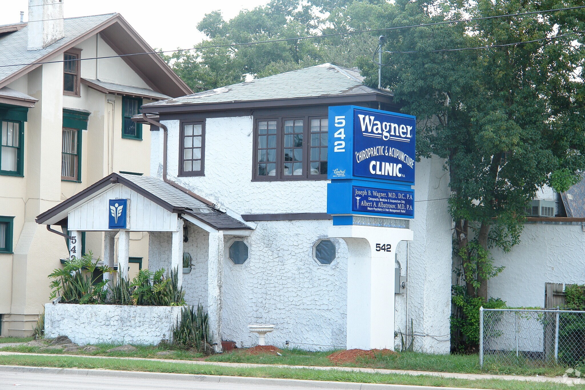542 N Ridgewood Ave, Daytona Beach, FL à vendre Photo principale- Image 1 de 3