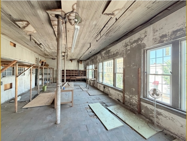109 W Franklin St, Monroe, NC for lease - Interior Photo - Image 2 of 7