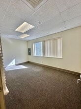 143 Spring Hill Dr, Grass Valley, CA à louer Photo intérieure- Image 2 de 4