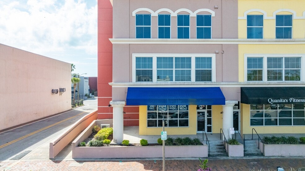 111 Magnolia Ave, Daytona Beach, FL for sale - Building Photo - Image 3 of 37