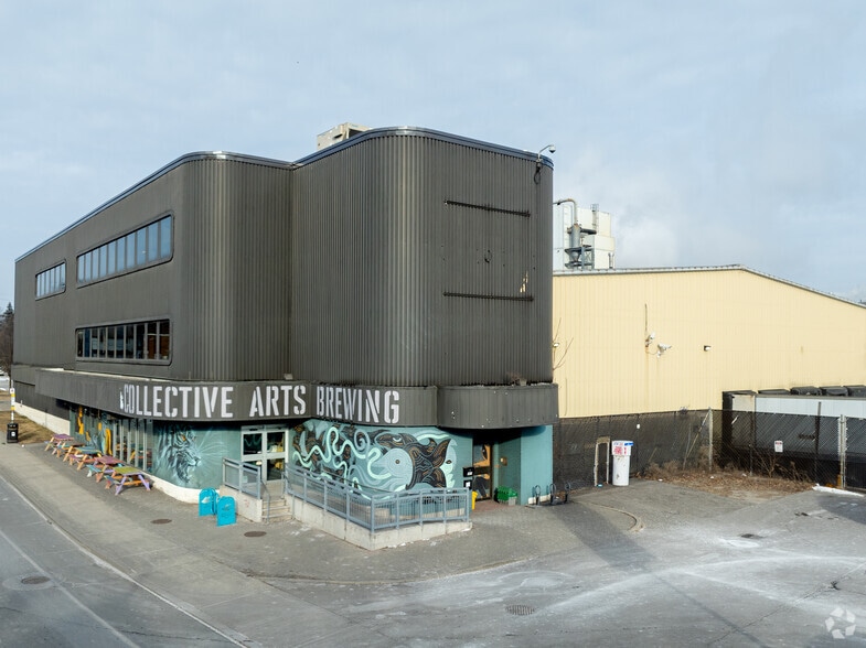 207 Burlington St E, Hamilton, ON for lease - Primary Photo - Image 1 of 3