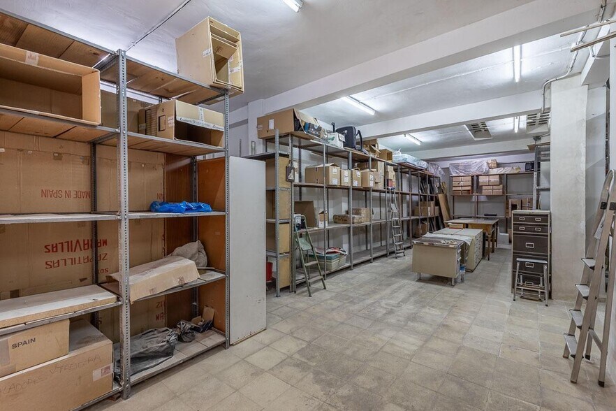 Calle San Miguel Alta, 31, Granada, Granada for sale - Interior Photo - Image 2 of 17
