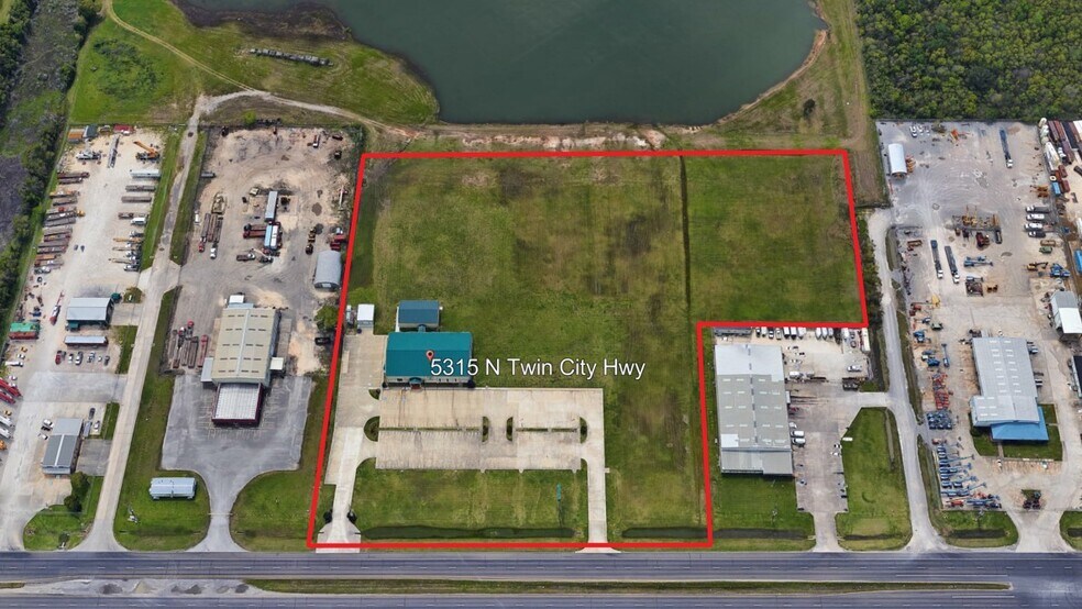 5315 N Twin City Hwy, Nederland, TX à louer - Photo du bâtiment - Image 2 de 25