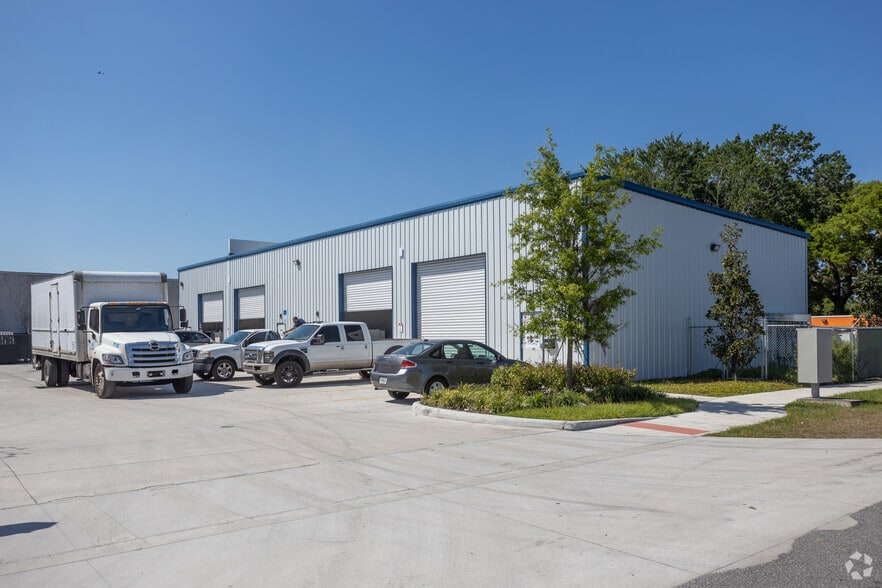 1900 Monte Carlo Trl, Orlando, FL for lease - Primary Photo - Image 1 of 16