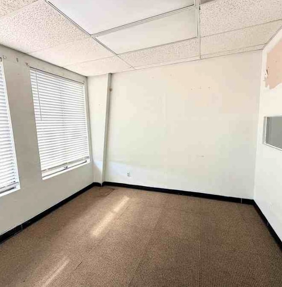 614-626 N Britain Rd, Irving, TX à louer - Photo intérieure - Image 3 de 10