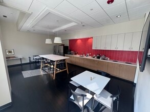 S 1st St, St Charles, IL for lease Interior Photo- Image 2 of 10