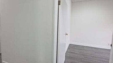 14435 Sherman Way, Van Nuys, CA for lease - Commercial Listing Video 