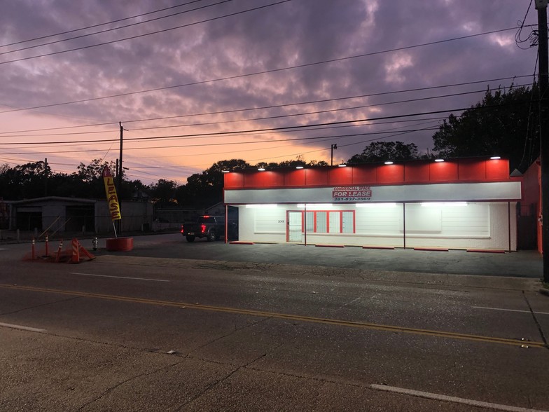 2001 N Main St, Baytown, TX for sale - Primary Photo - Image 1 of 1