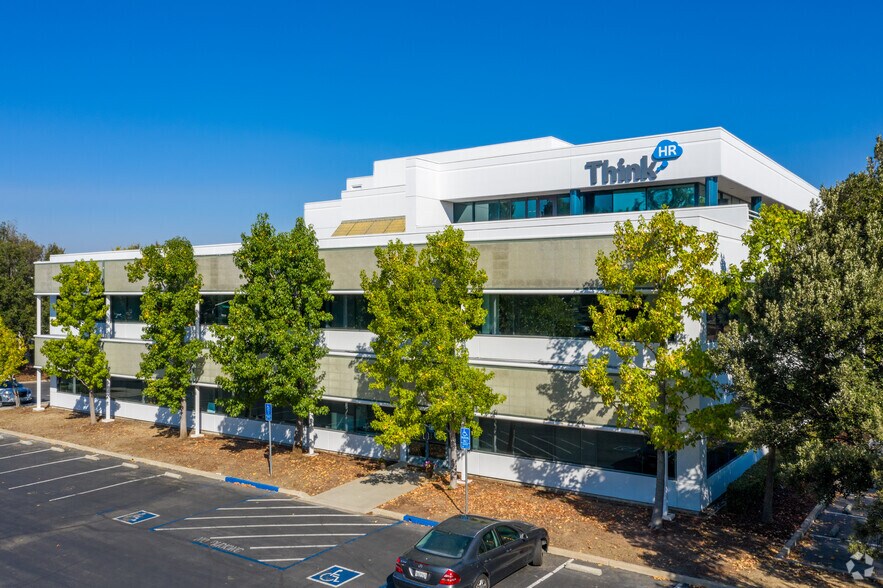 4637 Chabot Dr, Pleasanton, CA à louer - Photo du bâtiment - Image 2 de 2