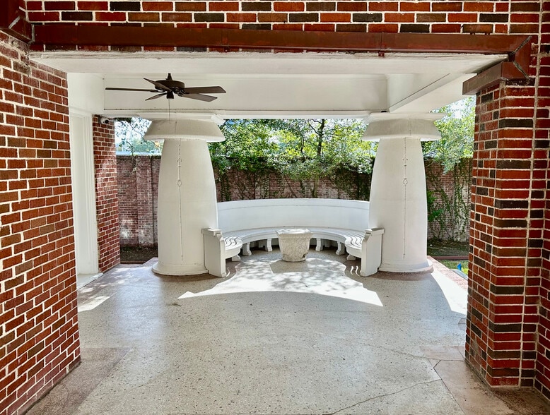 4515 Yoakum Blvd, Houston, TX à vendre - Photo du bâtiment - Image 3 de 10