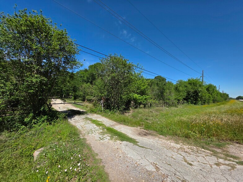 8515 FM 2759 Hwy, Richmond, TX à vendre - Photo du bâtiment - Image 3 de 11