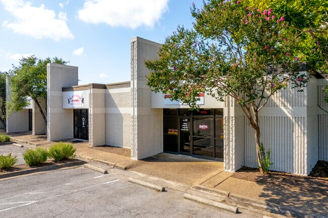 Plus de détails pour 2007 Kramer Ln, Austin, TX - Bureau/Commerce de détail, Commerce de détail à louer