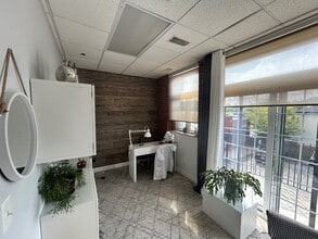 806 Central Ave, Highland Park, IL à louer Photo intérieure- Image 2 de 7