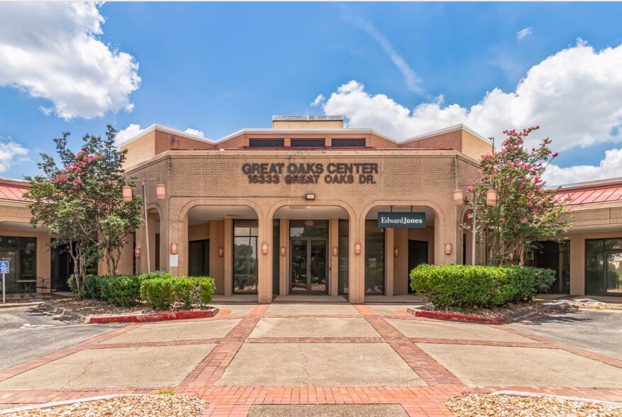 16333 S Great Oaks Dr, Round Rock, TX à louer - Photo du bâtiment - Image 1 de 48