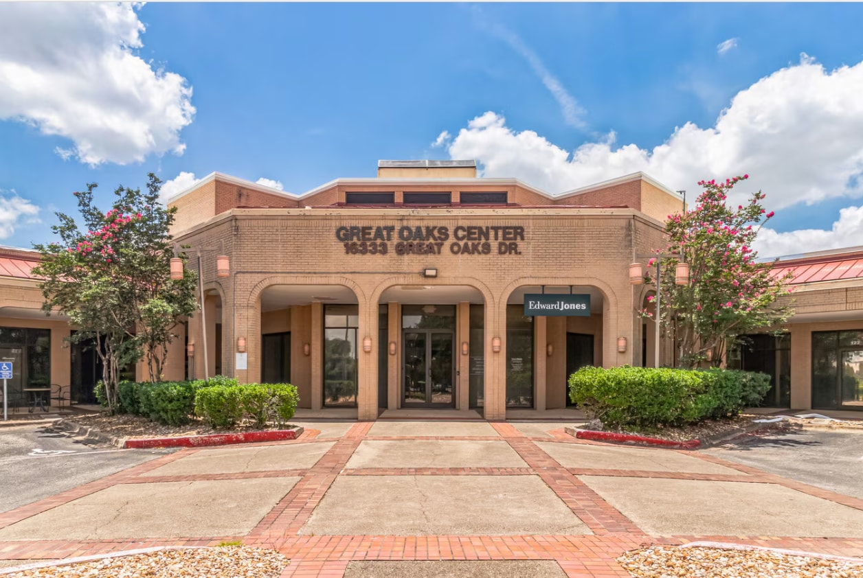 16333 S Great Oaks Dr, Round Rock, TX for lease Primary Photo- Image 1 of 49