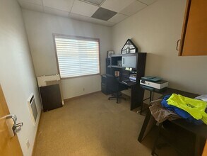 306 Laurel Mountain Rd, Mammoth Lakes, CA for lease Building Photo- Image 2 of 3