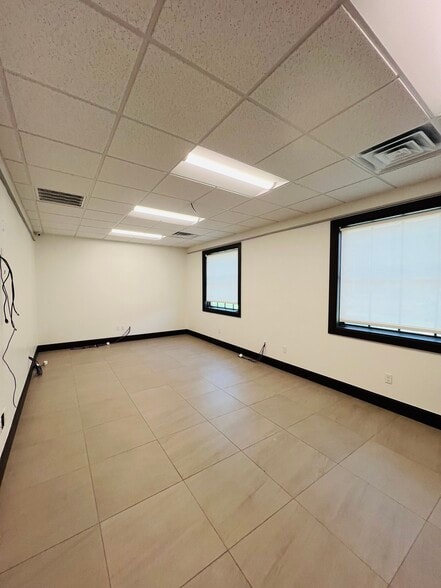 5716 NW 135th St, Oklahoma City, OK à louer - Photo intérieure - Image 3 de 14