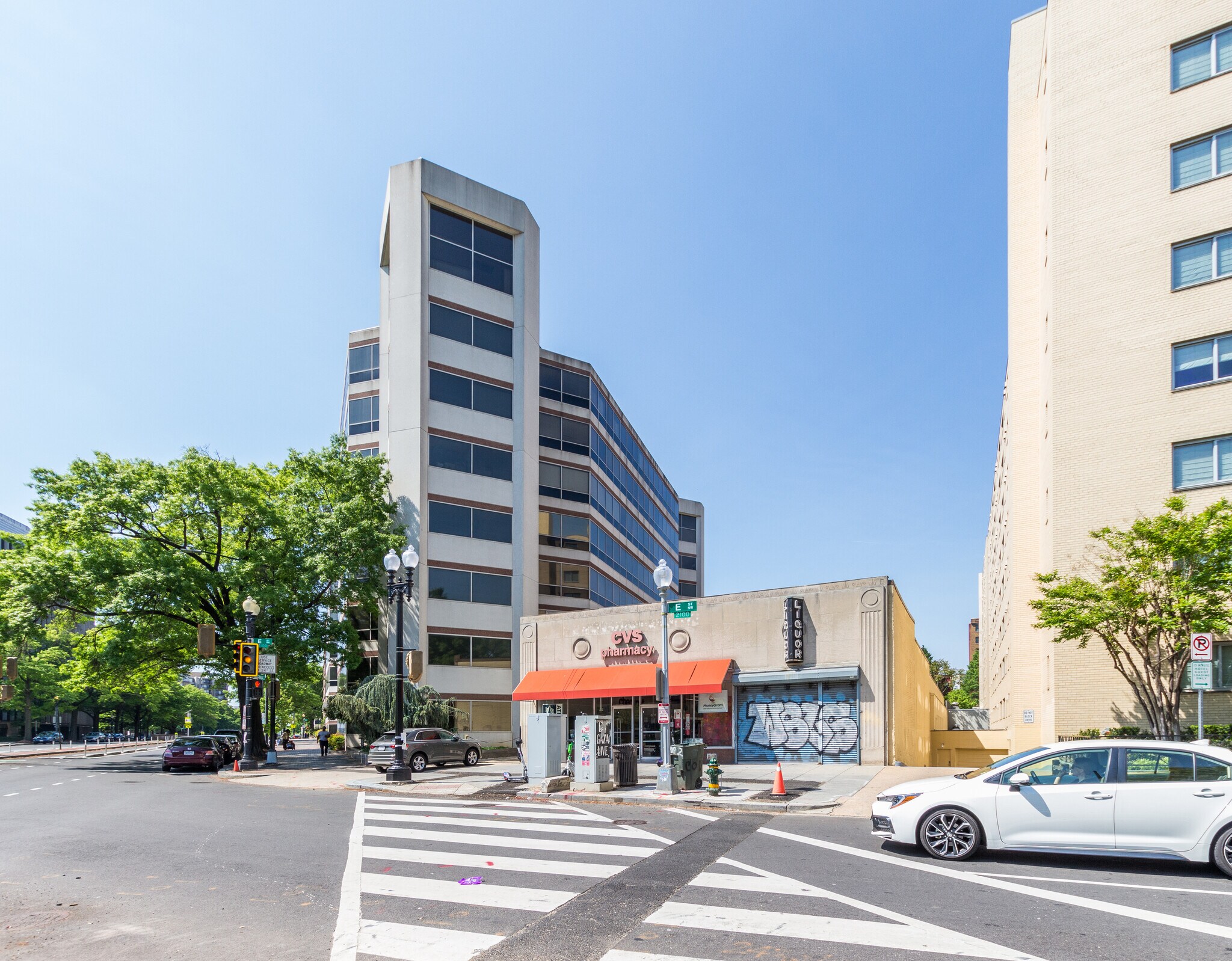 2125 E St NW, Washington, DC à vendre Photo du bâtiment- Image 1 de 3