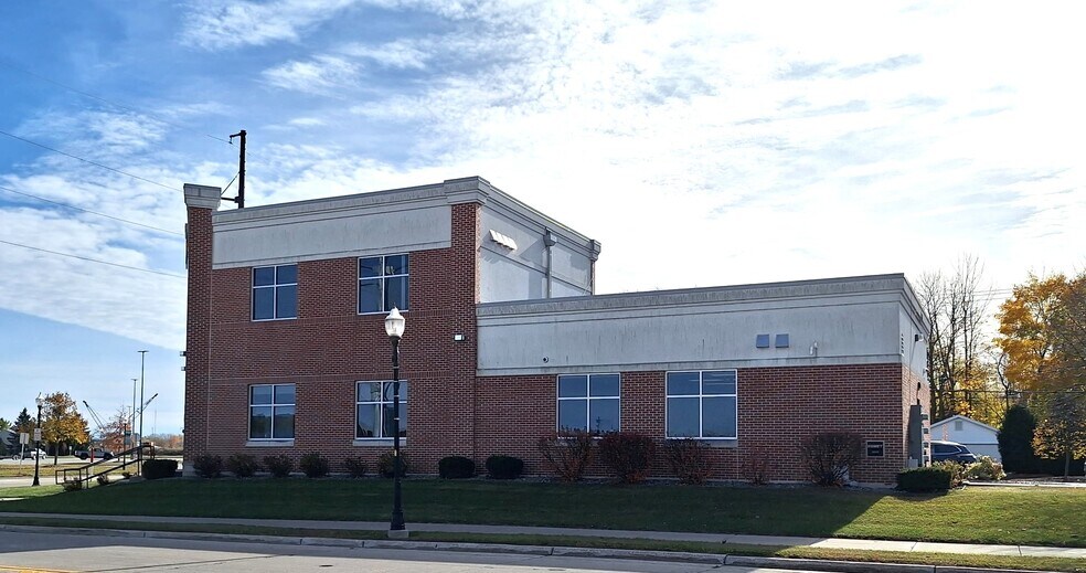 67 E Maple St, Sturgeon Bay, WI à vendre - Photo du bâtiment - Image 3 de 9