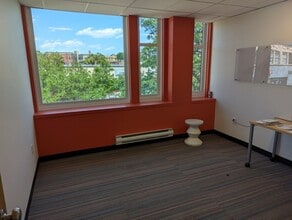 552 Massachusetts Ave, Cambridge, MA for lease Interior Photo- Image 2 of 7