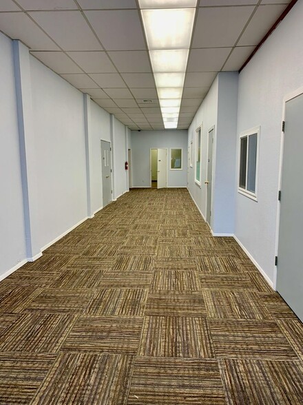 1011 Main St, Klamath Falls, OR for lease - Interior Photo - Image 2 of 14