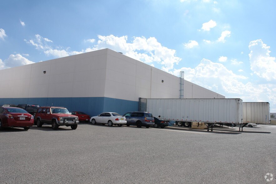 42 Butterfield Cir, El Paso, TX à louer - Photo du bâtiment - Image 2 de 12