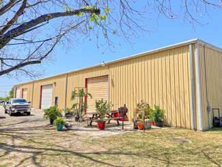 Plus de détails pour 11722 Fischer Rd, Von Ormy, TX - Industriel à vendre