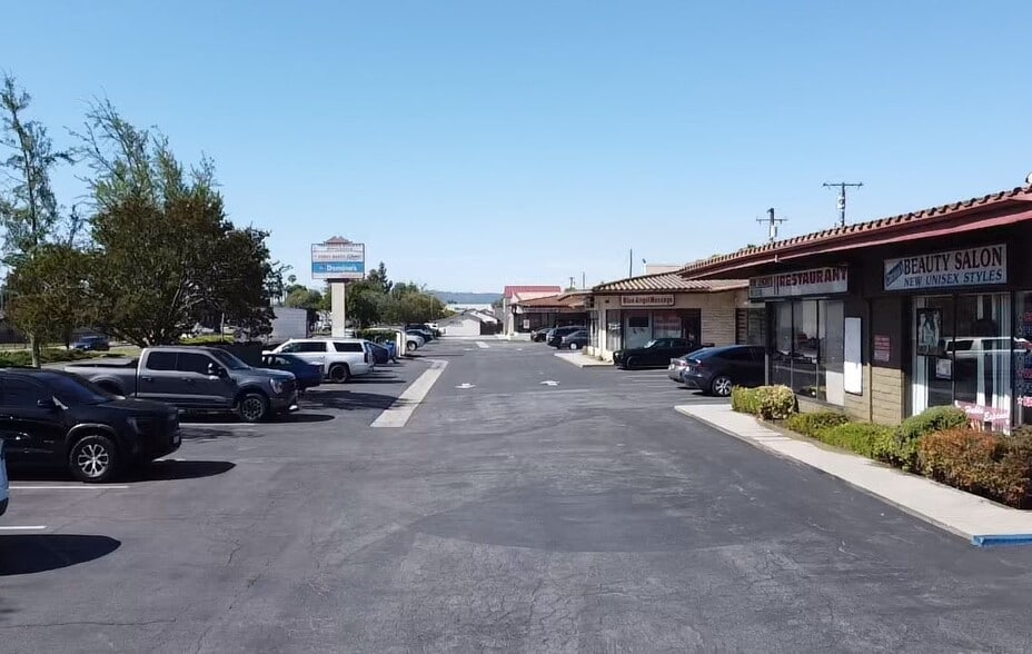 823-839 S Glendora Ave, West Covina, CA for sale - Building Photo - Image 2 of 6