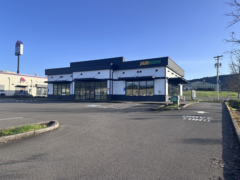 104 Clover Leaf Loop, Sutherlin, OR for lease - Building Photo - Image 2 of 12