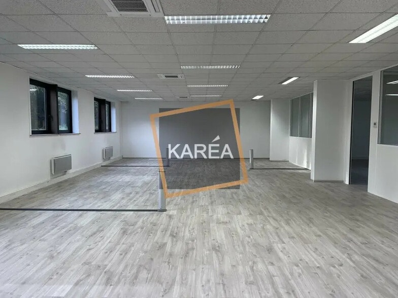 Office in Lognes for lease - Interior Photo - Image 3 of 5