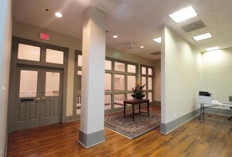 306 22nd St, Galveston, TX for sale Interior Photo- Image 2 of 18