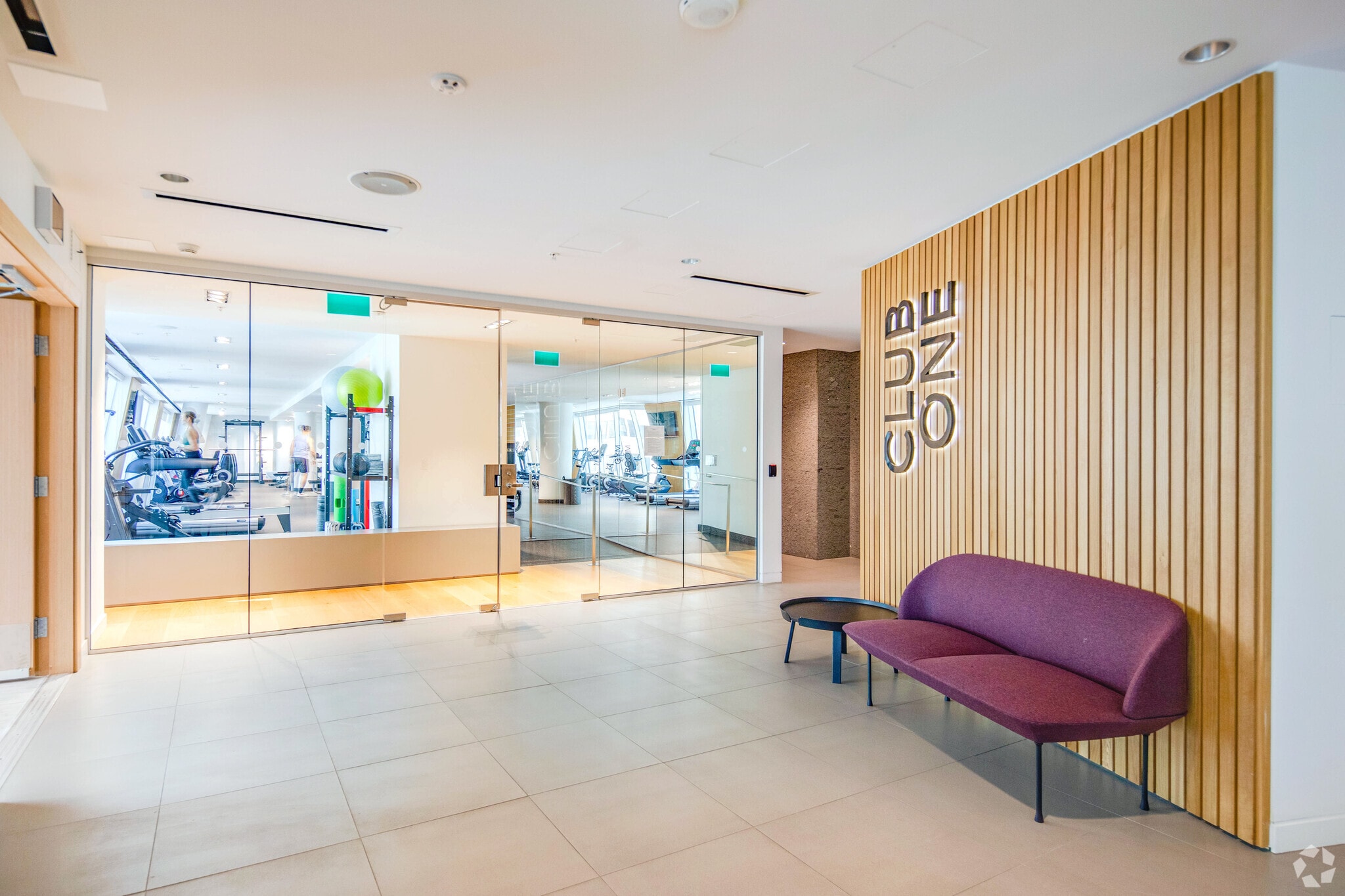 1281 Hornby St, Vancouver, BC à vendre Photo intérieure- Image 1 de 12