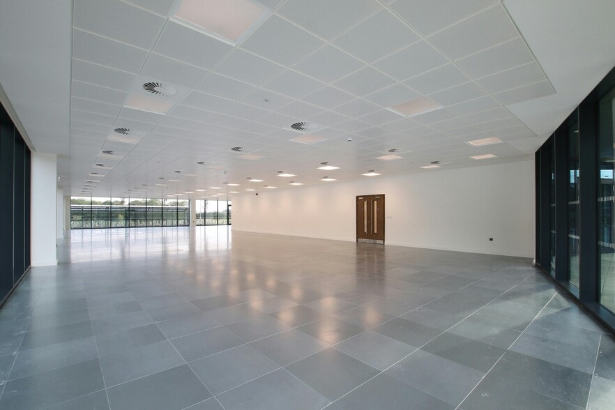 Park Approach, Leeds for lease - Interior Photo - Image 3 of 6