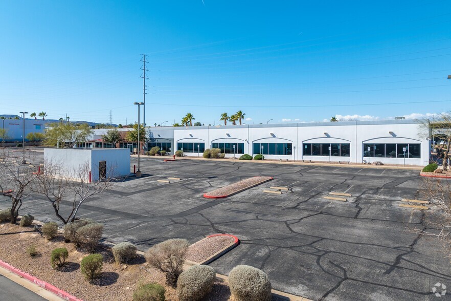 168 N Gibson Rd, Henderson, NV for lease - Building Photo - Image 2 of 5