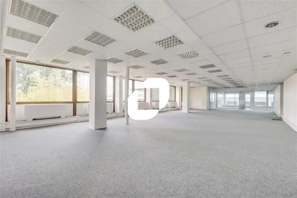 Office in Saint-Cloud for lease Interior Photo- Image 1 of 18