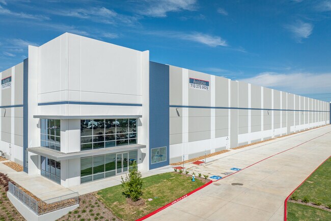 Plus de détails pour 12045 Wallisville Rd, Houston, TX - Industriel à louer