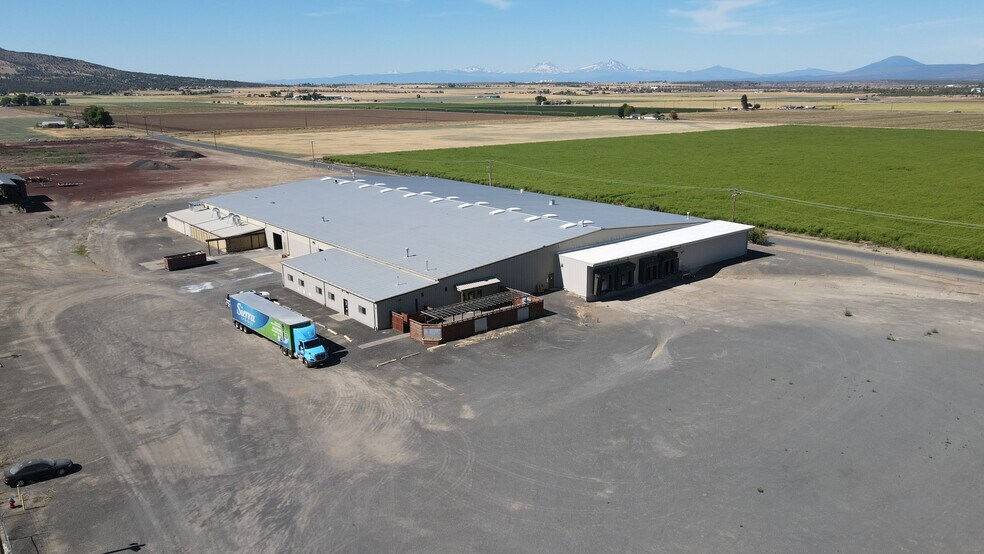 812 C St, Culver, OR à vendre - Photo du bâtiment - Image 3 de 27