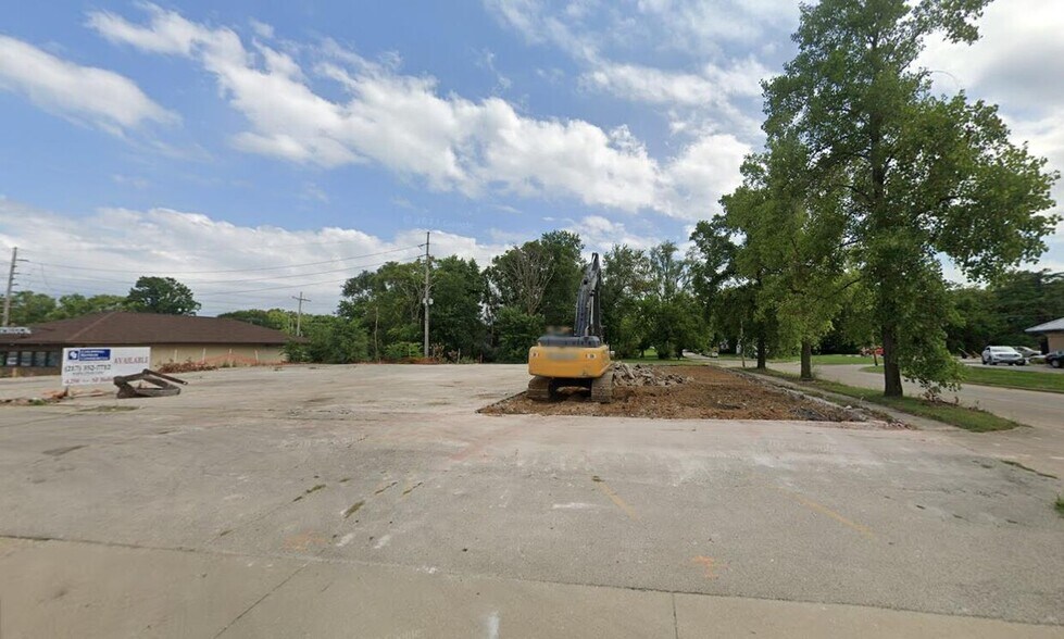 1103 E Eldorado St, Decatur, IL à vendre - Photo du bâtiment - Image 2 de 2