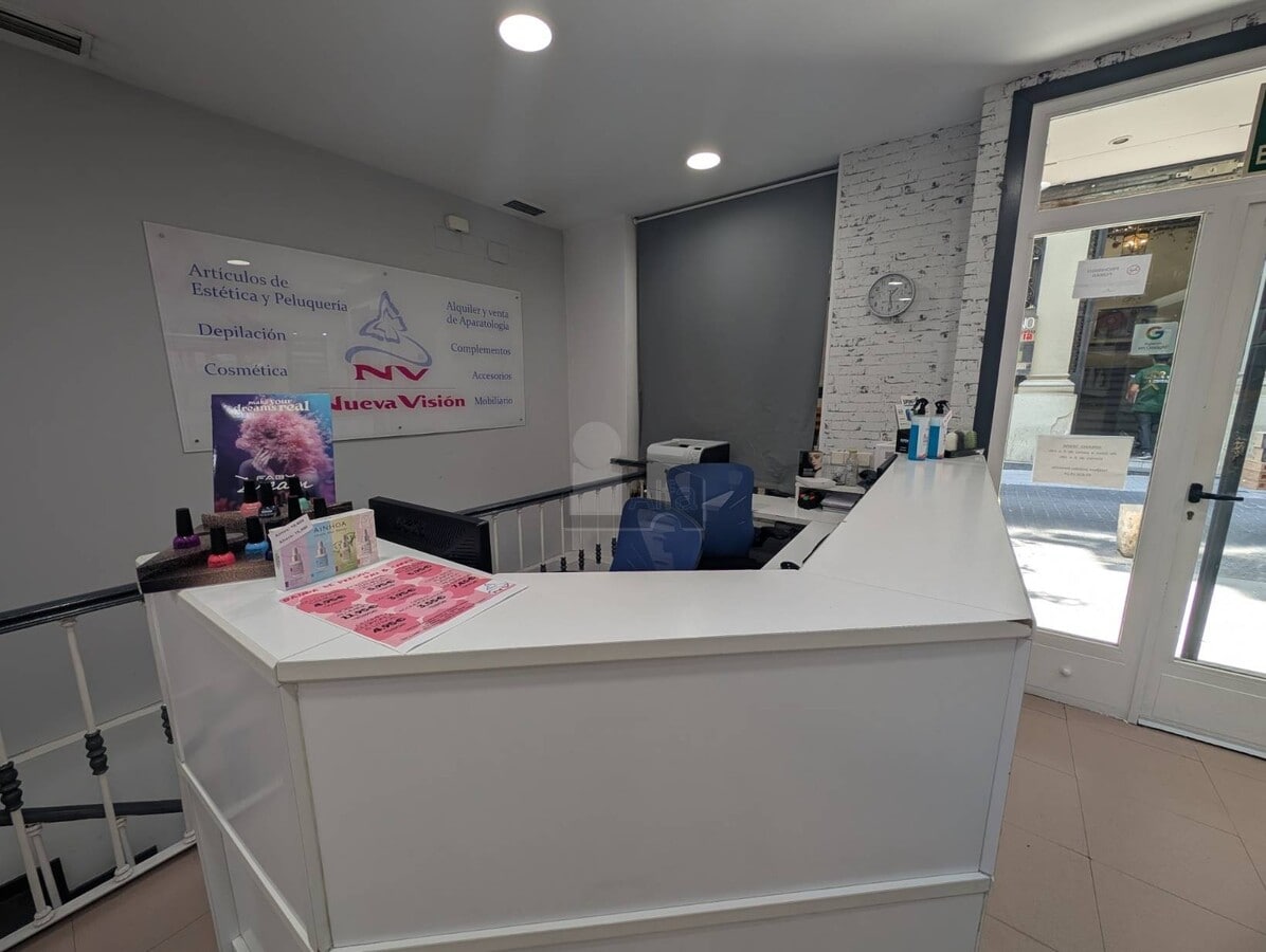 Madrid, MAD 28004 - Unit 01 - - Interior Photo - Image 2 of 18