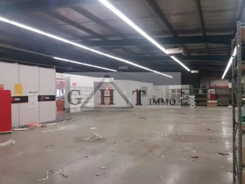 Industrial in Montgeron for sale Interior Photo- Image 1 of 6