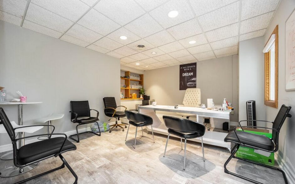 728 Springdale Dr, Exton, PA for lease - Building Photo - Image 3 of 13